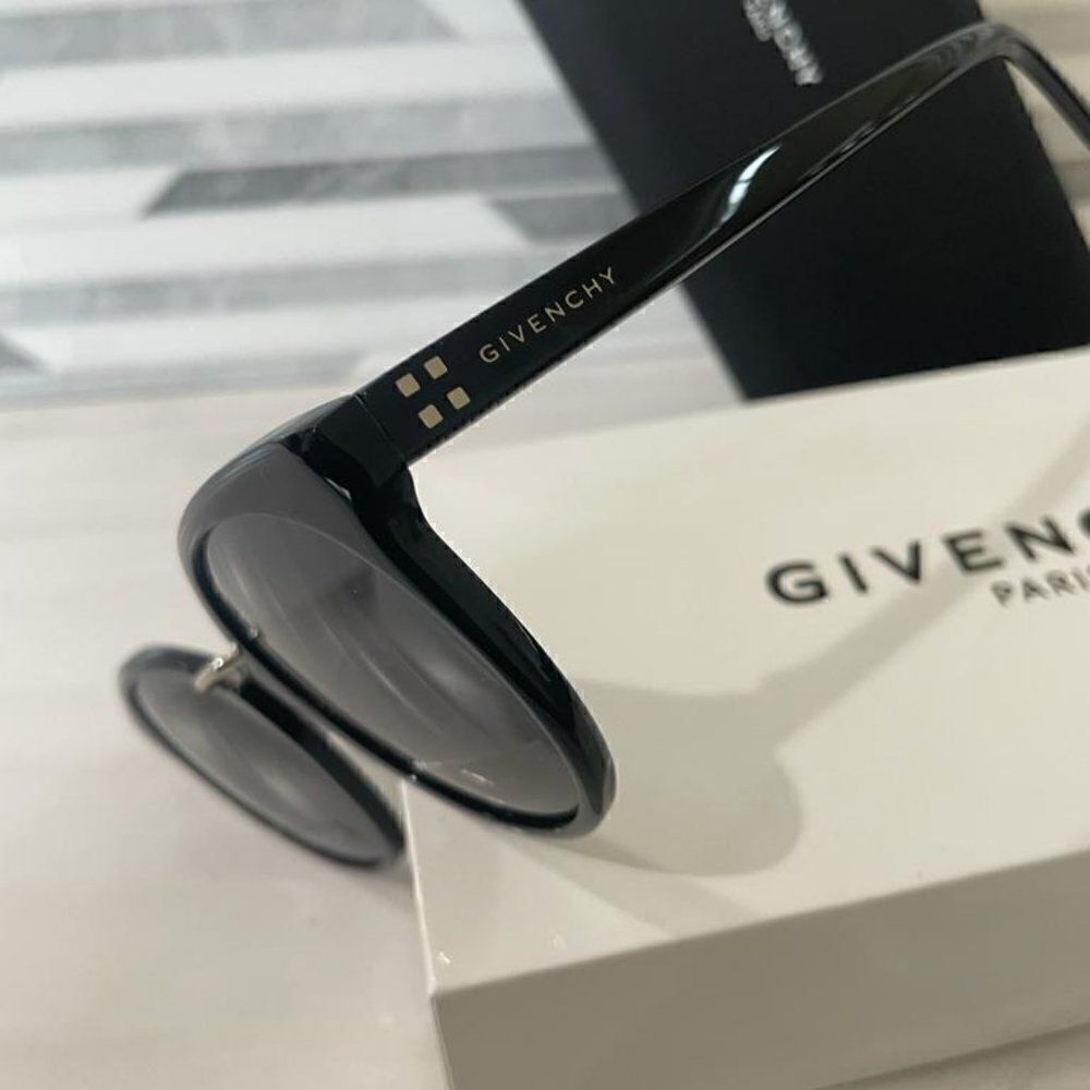 NIB Givenchy GV 7115/F/S Unisex Sunglasses - Picture 9 of 10